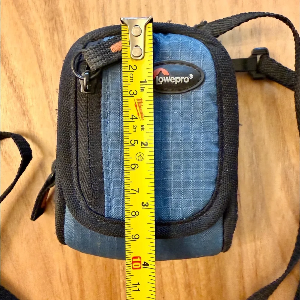 LowePro 4x3 Blue and Black Cross Body Compact Camera Bag